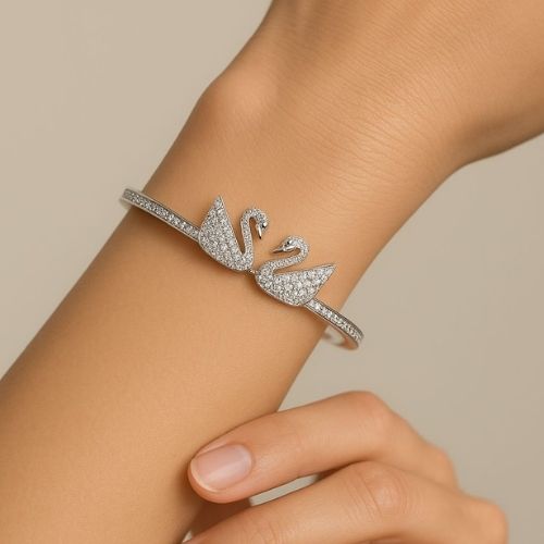 SWAROVSKI Bracelet – Dual Swan Design Adorned with Luxurious Crystals