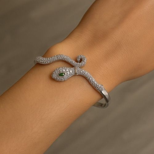 Luxurious Snake Bracelet – Open Design with Artificial Crystals and Emeralds
