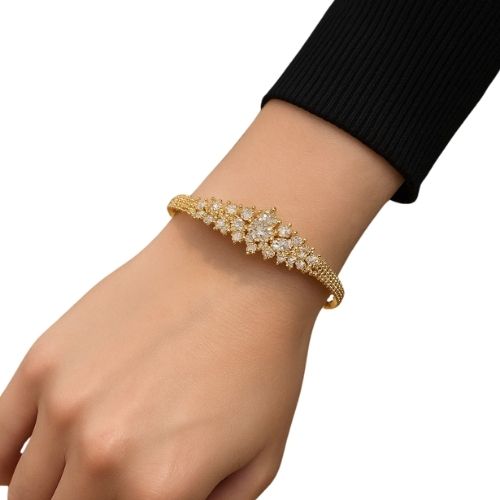 Luxurious Women's Bracelet - Gold Design Embellished with Exquisite Floral Crystals