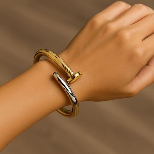 Trendy women's bracelet – Dual-tone nail-inspired design
