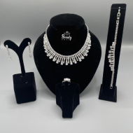   طقم اكسسوار 4 قطع لون فضي 