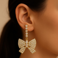 حلق أنثوي بتصميم فيونكة مرصعة بالزركون