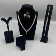   طقم اكسسوار 4 قطع لون فضي 