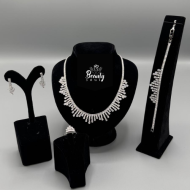   طقم اكسسوار 4 قطع لون فضي 