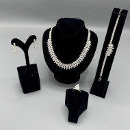   طقم اكسسوار 4 قطع لون فضي 